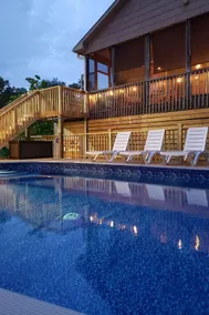 Woodlands Wonder by Oak Island Accommodations - Image 3