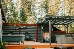 Forest Cottage with Hot Tub, Outdoor Baths & Alpacas - Image 5