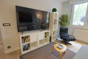 Bilbao city of the world Large Apartment Garage t-work - Image 3
