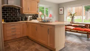 Brooklands - 226 Square Metres & Super Fast Wifi - Image 2