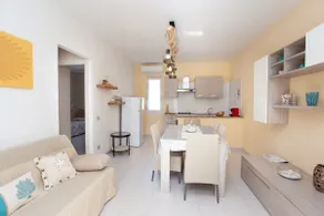 Agréable appartement de vacances avec barbecue, terrasse et jardin | Vue jardin - Image 4