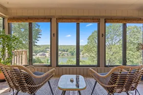 Lakefront Loch Lomond Bella Vista lake views - Image 2