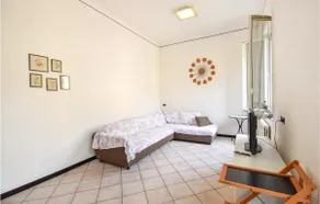 2 Bedroom Lovely Apartment In Chiavari - Image 5