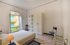 2 Bedroom Lovely Apartment In Chiavari - Image 4
