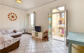 2 Bedroom Lovely Apartment In Chiavari - Image 3