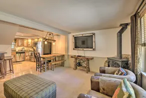Townhome w/ Deck: Walk to Mirror Lake & Main St! - Image 4