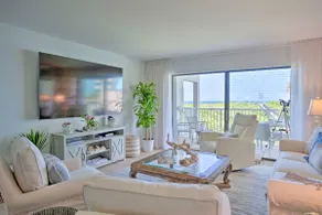 Beachfront condo with ocean views, pool, sundeck, & private balcony - Image 2