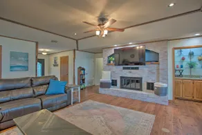 Roomy Texas Lake Retreat w/ Private Boat Ramp - Image 5