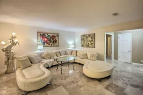 Huge Home! Close to All! Big Enclosed Yard! Park 6 - Image 4