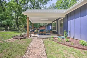 Modern Lakefront Retreat in Avinger - Image 3