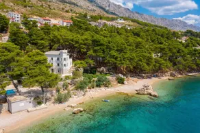 Beachfront Villa Castellum with Pool - Image 2