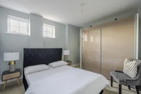 Luxurious Private One Bedroom Apartment - Image 2