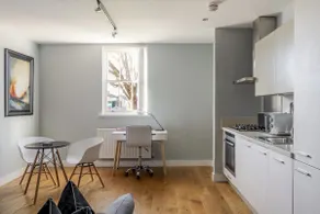 Luxurious Private One Bedroom Apartment - Image 5