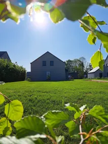 Sur les Hauteurs-Ferienhaus-Familie-Ensuite mit Bad-Blick auf die Landschaft - Image 2