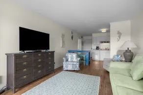 Summer School condo - Image 5