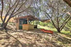 Game Room + 1-Acre Yard! Lake Travis Retreat - Image 5