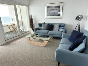 Tides - Beach front apartment in Bracklesham Bay - Image 2