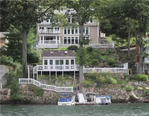 Lakefront 4BR/4BA house, <65 miles from NYC - Image 2