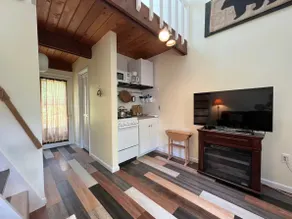 PC 25: Davis Condo, Quaint & efficient! A/C - Image 3