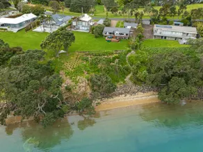 Tranquilo Picnic Bay - Surfdale Holiday Home - Image 2