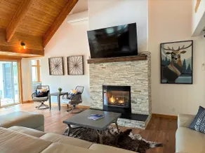 Riverfront Sunriver/Mt Bachelor Two Acre Oasis - Image 2