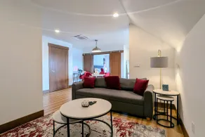 Newberg Wine Country Suites: Noir Room - Image 4