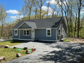 Gardner Lake 2 Queen/1King/2 Bath/Laundry- Private - Image 2