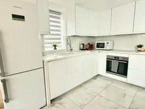 Paradigm House, Luxury 2-Bedroom Apartment 3, Free Parking, Oxford - Image 4