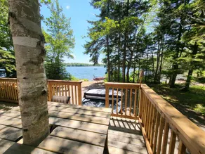 Pet-Friendly Lakefront Cottage w/Hot Tub Wolfville - Image 5