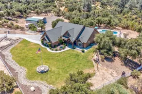 Mountain Elegance w/ pool, spa, projector - Image 5