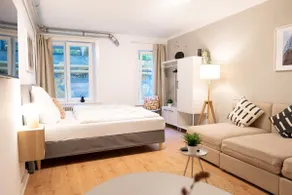 Hamburg City Apartment for 5 - Image 2
