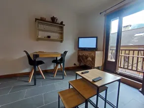 Bright 30 M With Balcony Center Villa - Image 2