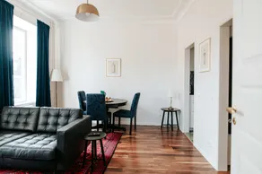Bright apartment in Old Town with a nice view - Image 4