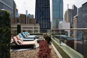 Penthouse Corner 3BR in Streeterville | Roof Deck - Image 4