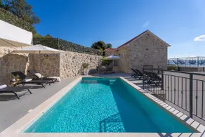 Villa KING with private pool with hydromassage, 4 bedrooms, 3km from sea and town Omiš - Image 4