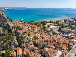 Villa KING with private pool with hydromassage, 4 bedrooms, 3km from sea and town Omiš - Image 3