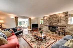 Meadow Cottage | Oxfordshire  Holiday Let | 4 Beds & Sleeps 8 - Image 3