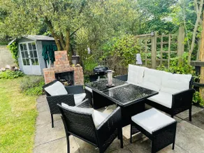 5 Bedrooms Sleeps 10-12 w WiFi Parking & Garden - Image 5