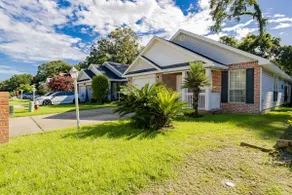 Families Welcome 4 Bedrooms* Near PCC & Beaches - Image 3