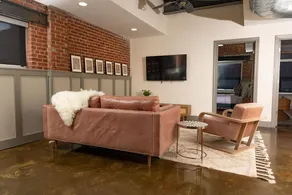 Stylish 2BR downtown luxury - Image 4