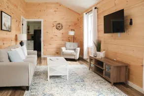 The Hillside Hideaway Cabin - Image 4