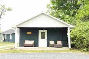 The Weeping Willows Cabin - Image 2