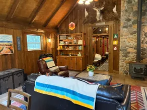 Bunkhouse • Sleeps 20 • Weddings • Reunions •WiFi - Image 4