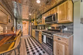 ‘The Reubling House’ - Modern-Rustic Cabin! - Image 2