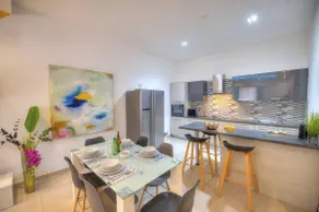 Geschmackvoll eingerichtete Wohnung mit 3 Schlafzimmern, 3 Bädern und 2 Balkonen – WVID1 - Image 5