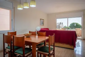 House in Creixell: Private Pool, Parking, Terrace, Air Conditioning, Sleeps 8 - Image 3
