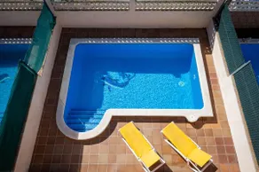 House in Creixell: Private Pool, Parking, Terrace, Air Conditioning, Sleeps 8 - Image 4