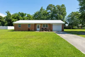 Spacious Kitchen, Living, & Sunroom w/King Bed - Image 3