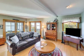 Alburgh Lake House: Private Beachfront! - Image 5