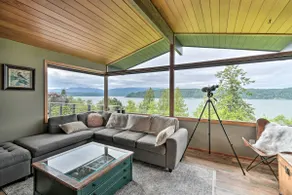 Deck & Sweeping Views: Family Union Home - Image 4